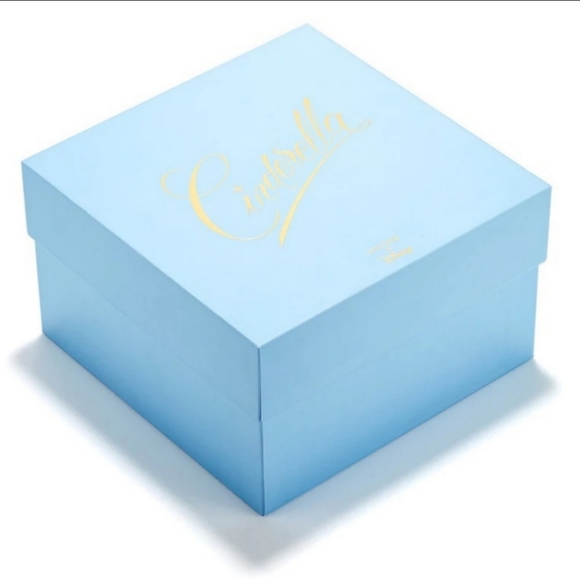 Cinderella Glass Slipper Brush Storage - Picture 3 of 16